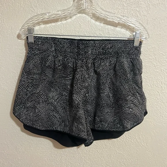 lululemon athletica Reversible Shorts - Picture 5 of 9